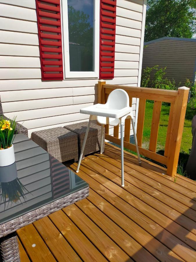 Bj Chalets - De Rug 3 - Vakantiepark Lauwersoog - Luxe Chalet Met Vaatwasser En Inloopkast! Vroege Incheck! Met Airco! Luaran gambar