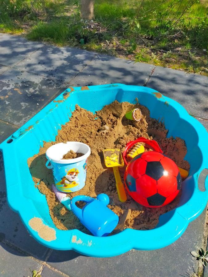 Bj Chalets - De Rug 3 - Vakantiepark Lauwersoog - Luxe Chalet Met Vaatwasser En Inloopkast! Vroege Incheck! Met Airco! Luaran gambar