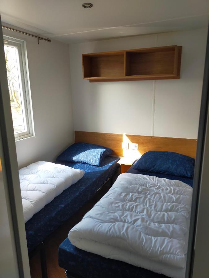 Bj Chalets - De Rug 3 - Vakantiepark Lauwersoog - Luxe Chalet Met Vaatwasser En Inloopkast! Vroege Incheck! Met Airco! Luaran gambar