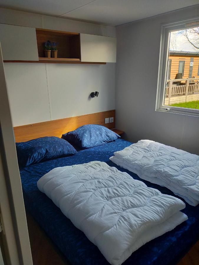 Bj Chalets - De Rug 3 - Vakantiepark Lauwersoog - Luxe Chalet Met Vaatwasser En Inloopkast! Vroege Incheck! Met Airco! Luaran gambar